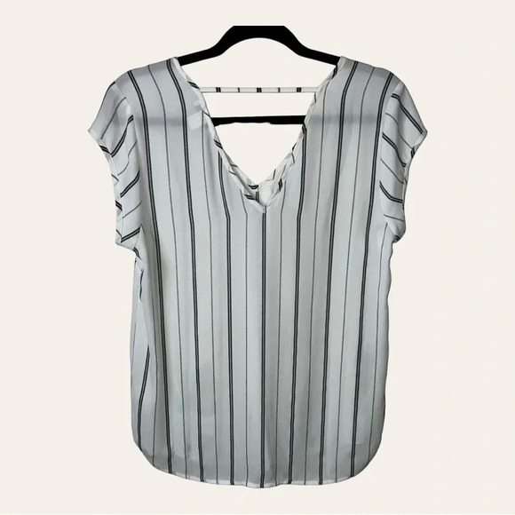 0427W. HALOGEN SHORT SLEEVE‎ TOP STRIPES WHITE AND BLACK V NECKLINE AND BACK - Picture 7 of 10